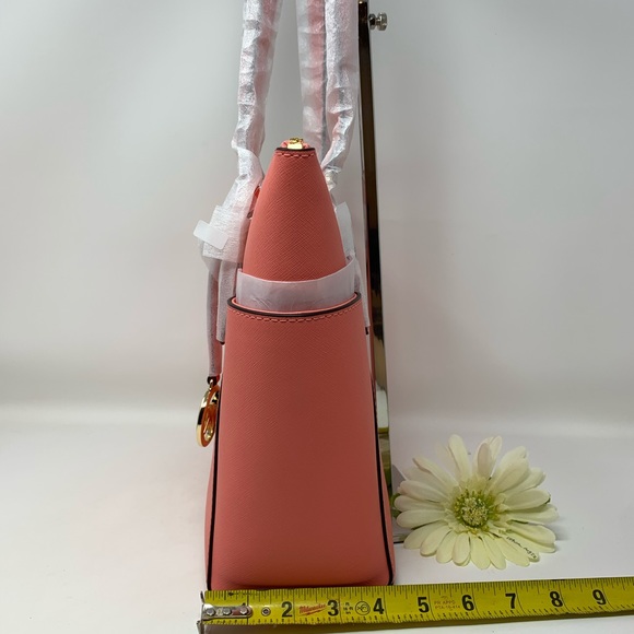 Michael Kors Charlotte Large Top Zip Tote - Picture 3 of 11